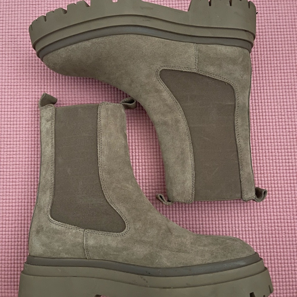 Brown/Tan Chelsea Zara Boots (Copy)